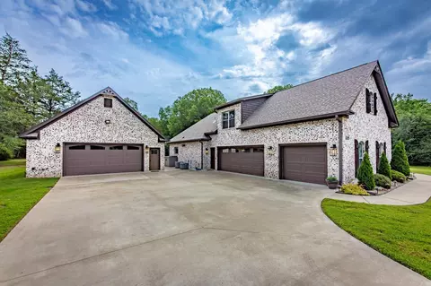 Exterior - 3100 York Ln, Conway, AR 72034 photo 2 of 11