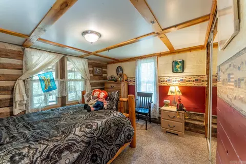 Bedroom - 75 County Road 7280, Caulfield, MO 65626 photo 2 of 5