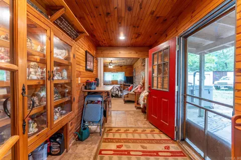 Entry Way - 75 County Road 7280, Caulfield, MO 65626 photo 3 of 6