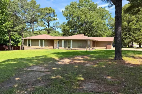 2700 Spring Valley Dr, Jonesboro, AR 72404