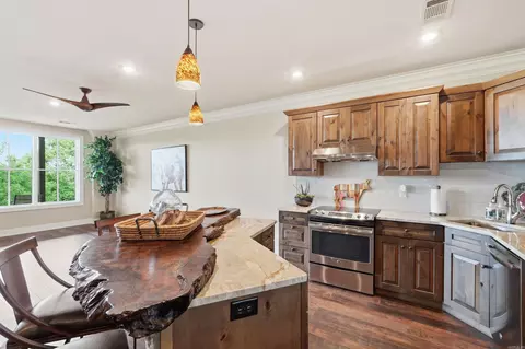 Kitchen - 61 The Bluffs Dr, Edgemont, AR 72044 photo 2 of 2