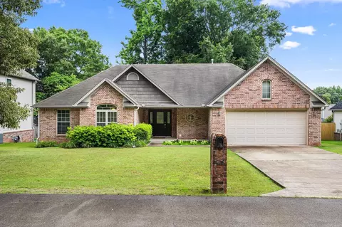 1032 Golden Hills Dr, Cabot, AR 72023