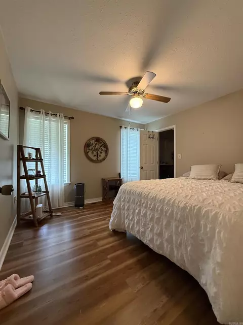 Bedroom - 110 Chippewa, Searcy, AR 72143 photo 3 of 5