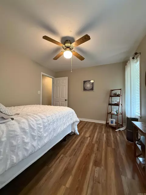 Bedroom - 110 Chippewa, Searcy, AR 72143 photo 2 of 5