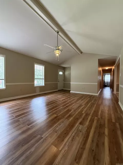 Living - 110 Chippewa, Searcy, AR 72143 photo 4 of 5