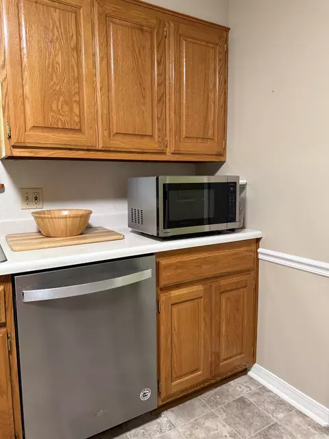 Kitchen - 110 Chippewa, Searcy, AR 72143 photo 3 of 4