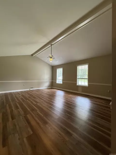 Living - 110 Chippewa, Searcy, AR 72143 photo 1 of 5