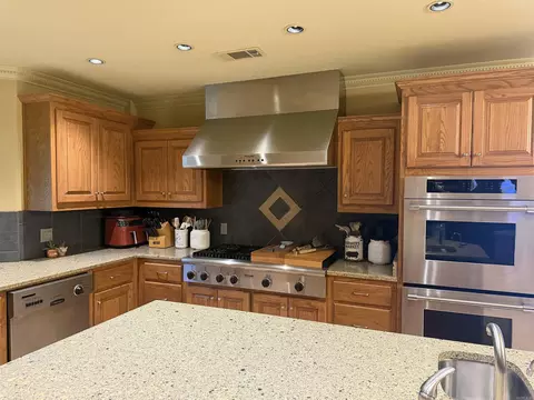 Kitchen - 9421 Jimbert Dr, Pine Bluff, AR 71603 photo 5 of 6