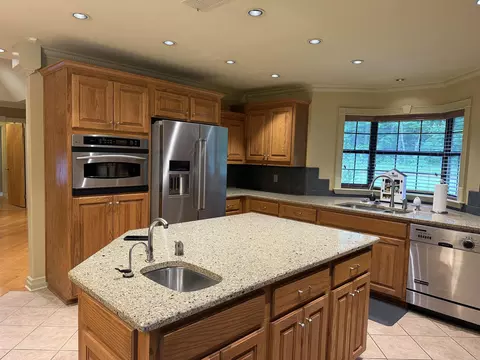 Kitchen - 9421 Jimbert Dr, Pine Bluff, AR 71603 photo 3 of 6