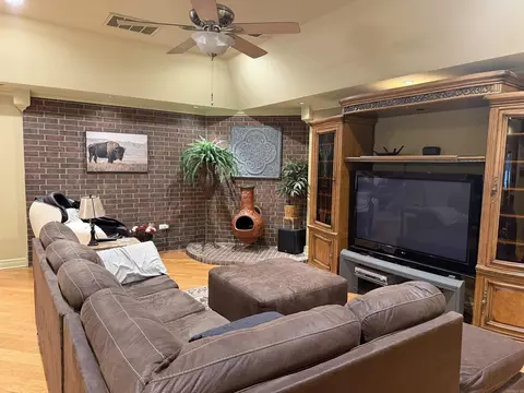 Living - 9421 Jimbert Dr, Pine Bluff, AR 71603 photo 1 of 2