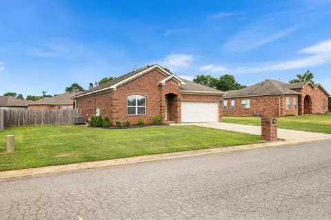 Exterior - 17 Stonehenge Dr, Cabot, AR 72023 photo 3 of 10