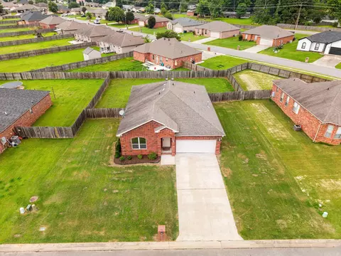 View/Area - 17 Stonehenge Dr, Cabot, AR 72023 photo 1 of 6