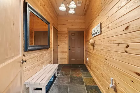 Entry Way - 205 Spring Rd, Searcy, AR 72143 photo 2 of 3