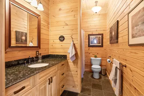 Bath - 205 Spring Rd, Searcy, AR 72143 photo 2 of 7