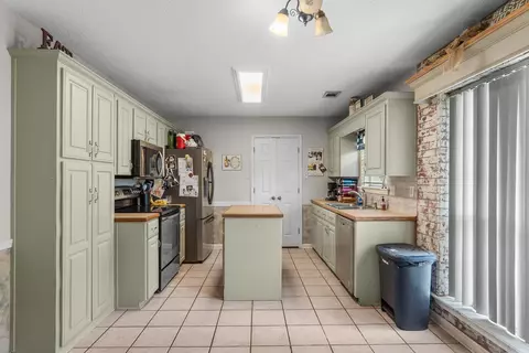 Kitchen - 20 Violet Cv, Cabot, AR 72023 photo 1 of 4