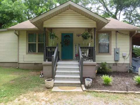 403 W Walnut St, Benton, AR 72015