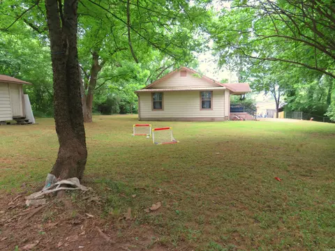 Exterior - 403 W Walnut St, Benton, AR 72015 photo 12 of 17
