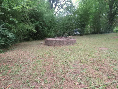 Exterior - 403 W Walnut St, Benton, AR 72015 photo 7 of 17