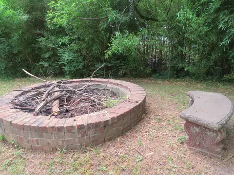 Exterior - 403 W Walnut St, Benton, AR 72015 photo 8 of 17