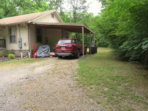 Exterior - 403 W Walnut St, Benton, AR 72015 photo 3 of 17
