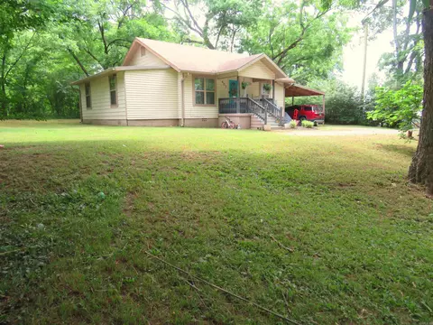 Exterior - 403 W Walnut St, Benton, AR 72015 photo 4 of 17