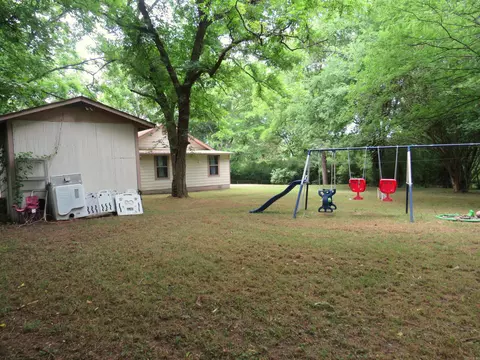 Exterior - 403 W Walnut St, Benton, AR 72015 photo 13 of 17