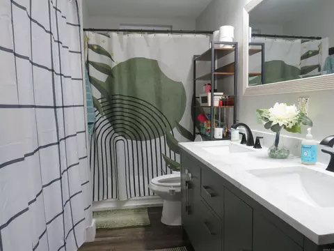 Bath - 403 W Walnut St, Benton, AR 72015 photo 1 of 3