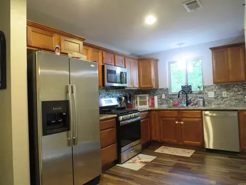 Kitchen - 403 W Walnut St, Benton, AR 72015 photo 3 of 4