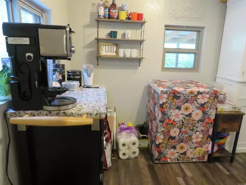 Kitchen - 403 W Walnut St, Benton, AR 72015 photo 4 of 4