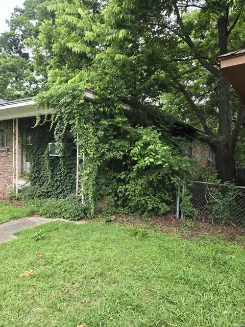 Exterior - 1019 E 6th Ave, Pine Bluff, AR 71601 photo 3 of 6
