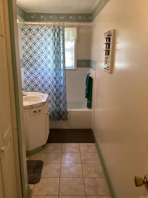 Bath - 409 Grand Lake Loop, Eudora, AR 71640 photo 1 of 4