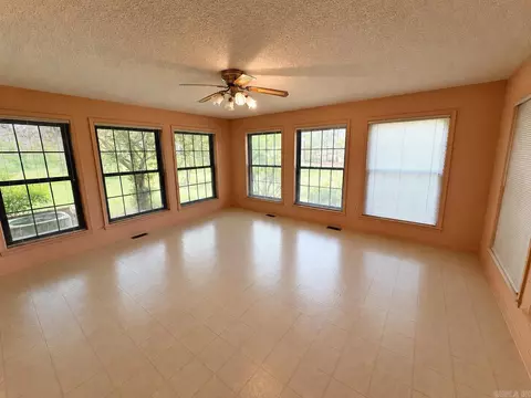 Living - 525 Central Landing Blvd, Conway, AR 72032 photo 3 of 4