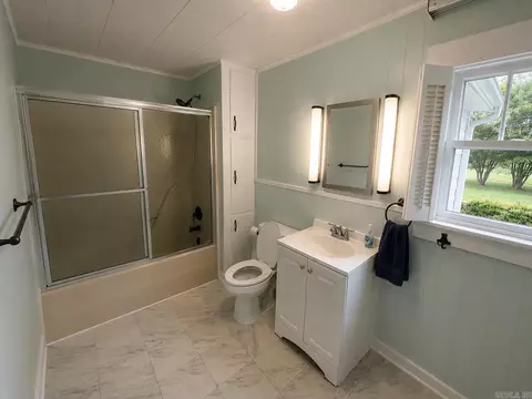 Bath - 525 Central Landing Blvd, Conway, AR 72032 photo 2 of 2