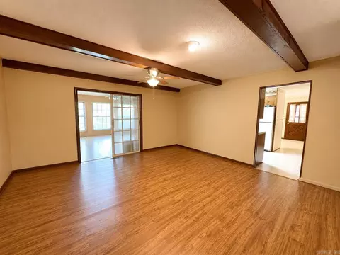 Living - 525 Central Landing Blvd, Conway, AR 72032 photo 2 of 4