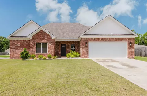 1 Oaks Ln, Greenbrier, AR 72058