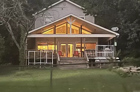 48 Lakeshore Dr, Conway, AR 72032