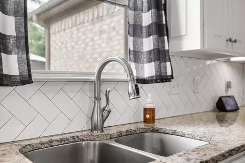 Kitchen - 31 Andy Cv, Cabot, AR 72023 photo 3 of 5
