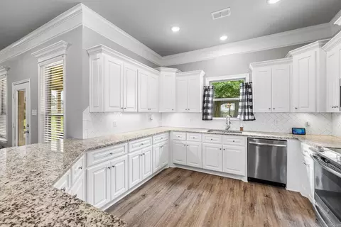 Kitchen - 31 Andy Cv, Cabot, AR 72023 photo 1 of 5