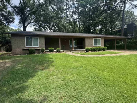 1311 Starfield Rd, North Little Rock, AR 72116