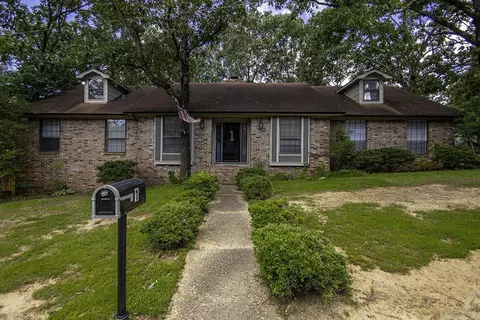 1 Cedar Creek Ct, North Little Rock, AR 72116