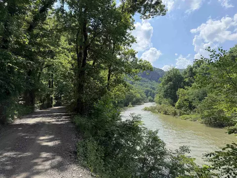 000 River Rd, Shirley, AR 72153