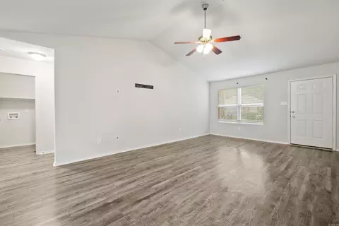 Living - 6096 Saddle Hill Dr, Alexander, AR 72002 photo 4 of 7