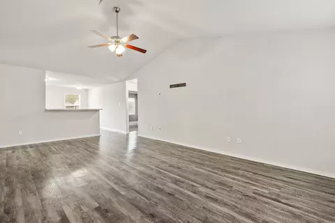 Living - 6096 Saddle Hill Dr, Alexander, AR 72002 photo 2 of 7