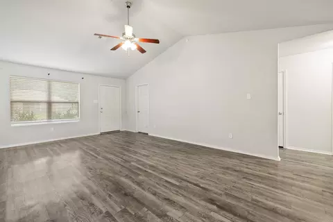 Living - 6096 Saddle Hill Dr, Alexander, AR 72002 photo 6 of 7