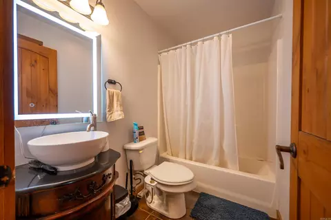 Bath - 103 Tyler Rd, Melbourne, AR 72556 photo 1 of 2