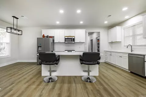 Kitchen - 3172 Haley Ct, Benton, AR 72019 photo 3 of 3