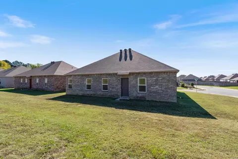 Exterior - 1200 Mae Ln, Conway, AR 72032 photo 2 of 3