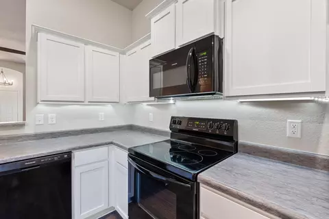 Kitchen - 1200 Mae Ln, Conway, AR 72032 photo 2 of 2