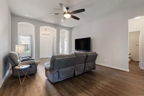 Entry Way - 1200 Mae Ln, Conway, AR 72032 photo 3 of 5