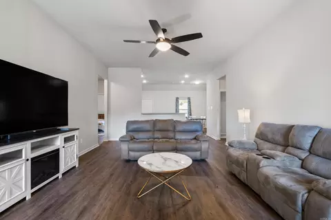 Entry Way - 1200 Mae Ln, Conway, AR 72032 photo 1 of 5